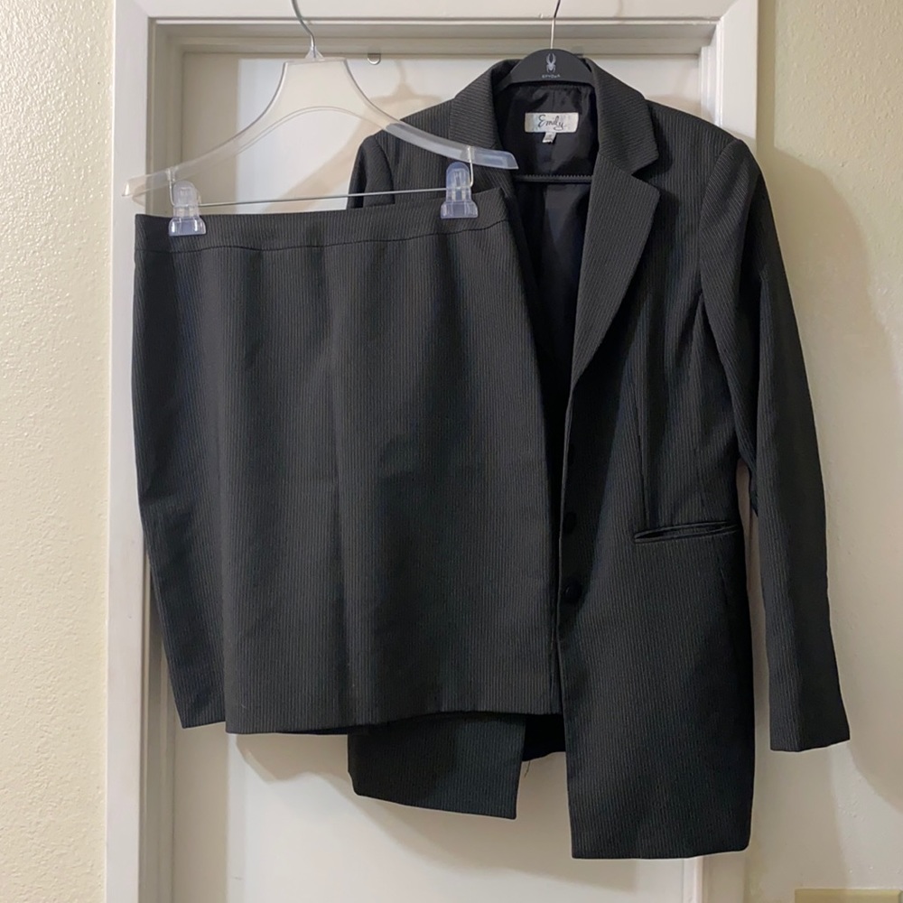 Emily 2 piece Skirt suit, Sz 10